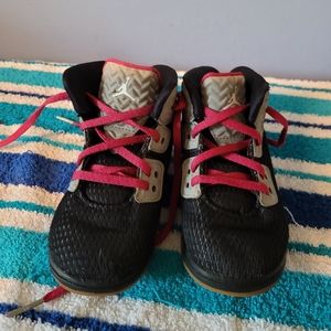Nike Air Jordan Spike Girls Shoes Size 7c,USED